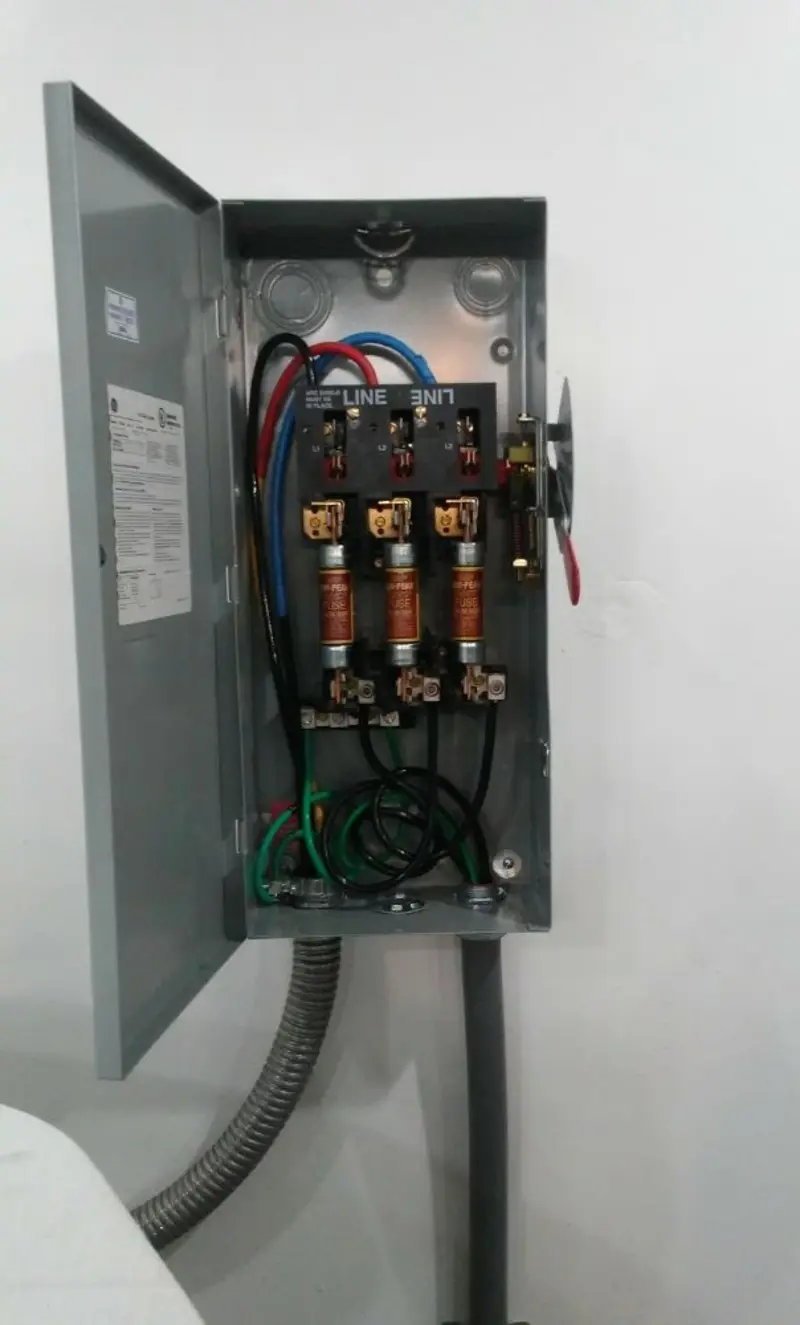 Three-phase disconnect switch installed for Electrical Wiring & Rewiring in Lower Alsace
